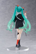 Load image into Gallery viewer, Taito Hatsune Miku Fashion Miku Punk Ver. Figure T40193