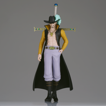 Load image into Gallery viewer, Banpresto One Piece the Shukko Dracule Mihawk Figure BP89726