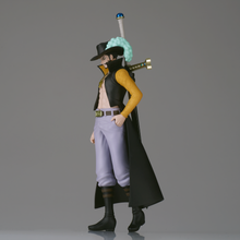 Load image into Gallery viewer, Banpresto One Piece the Shukko Dracule Mihawk Figure BP89726