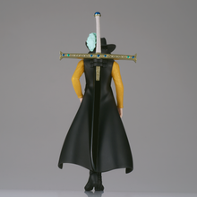 Load image into Gallery viewer, Banpresto One Piece the Shukko Dracule Mihawk Figure BP89726