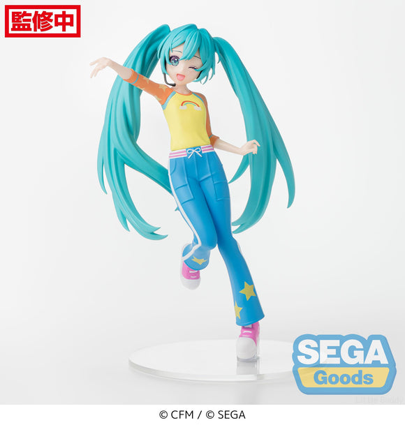 Sega Hatsune Miku x Love and Berry Dress Up and Dance! Desktop x Decorate Collections Miku Love Costume Ver. Figure SG44752
